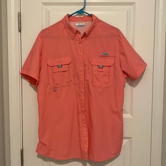 Columbia Tops - Women’s Columbia PFG short sleeve fishing shirt